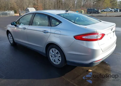 2013 Ford Fusion S z USA, uszkodzony, nr VIN 3FA6P0G7XDR249538
